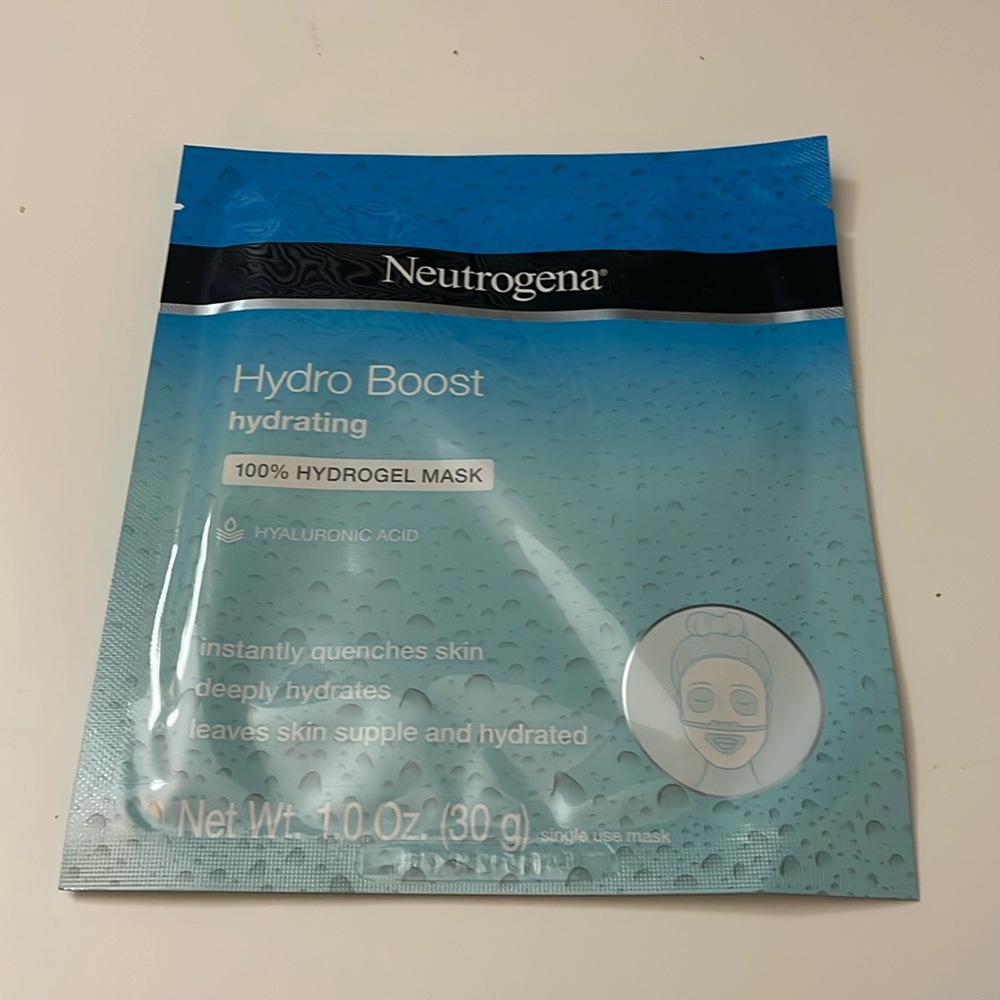 FREE WITH PURCHASE Neutrogena Hydro Boost hydrating mask